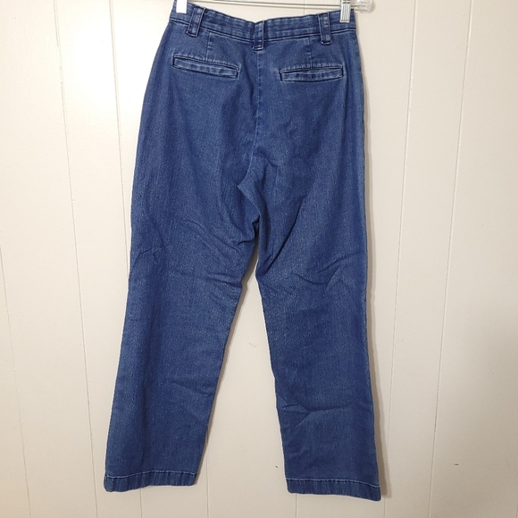 L.L Bean Women’s Classic Fit Medium Wash Denim Jeans Size 4R - Picture 5 of 7